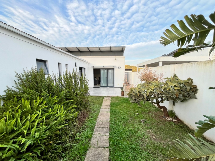 To Let 2 Bedroom Property for Rent in Nahoon Valley Park Eastern Cape